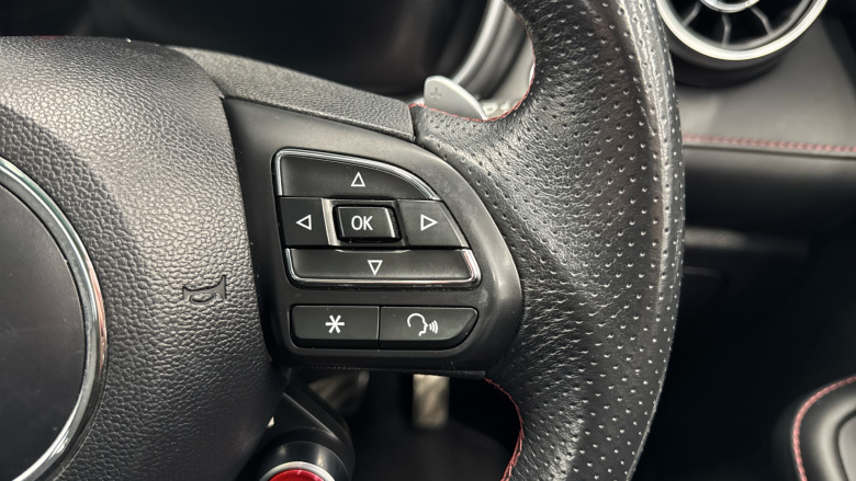 MG Hs 1.5 T-GDI Exclusive 5dr DCT Petrol Hatchback